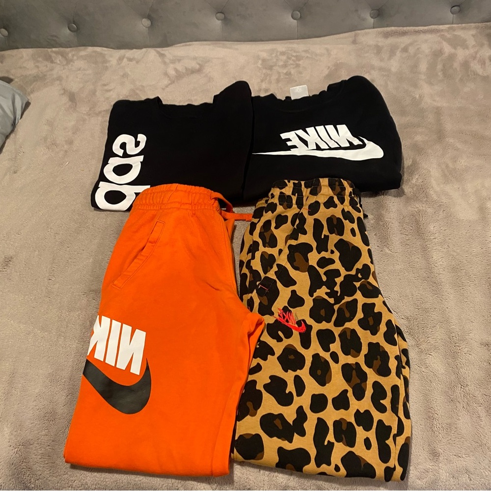 Boys Nike Joggers & Sweatshirt Lot Like New Size M